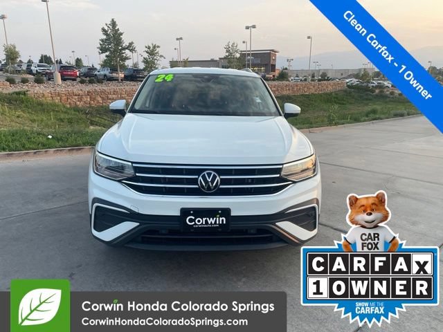 Used 2024 Volkswagen Tiguan SE AWD/4WD image 2