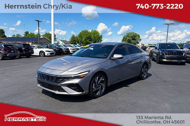 Used 2024 Hyundai Elantra SEL w/ Convenience Package FWD image 3