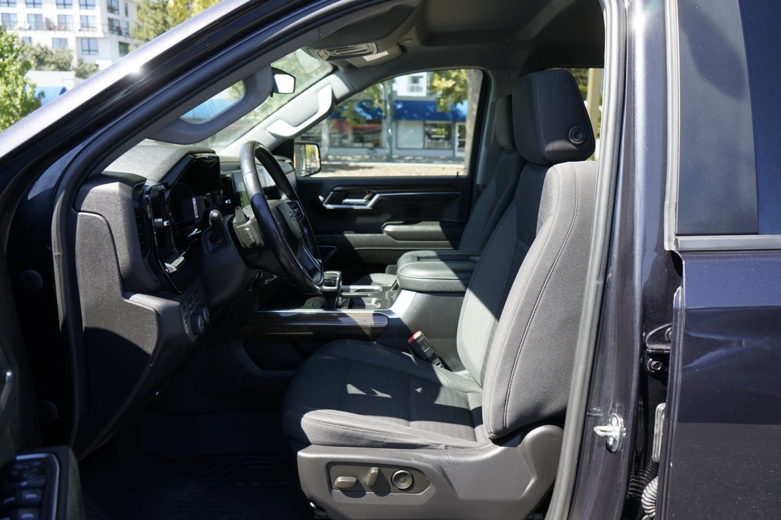 Used 2022 Chevrolet Silverado 1500 LT Trail Boss w/ Protection Package image 16