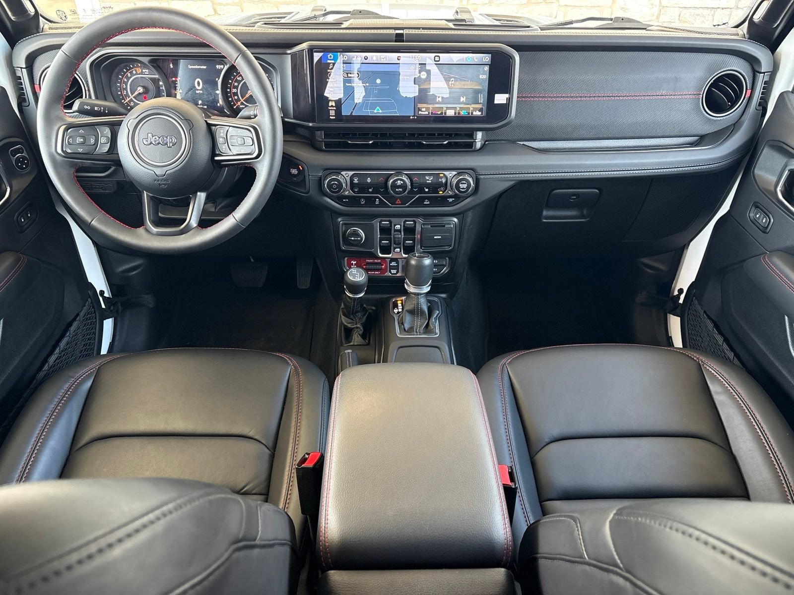 Used 2024 Jeep Gladiator Rubicon w/ Technology Group AWD/4WD image 20