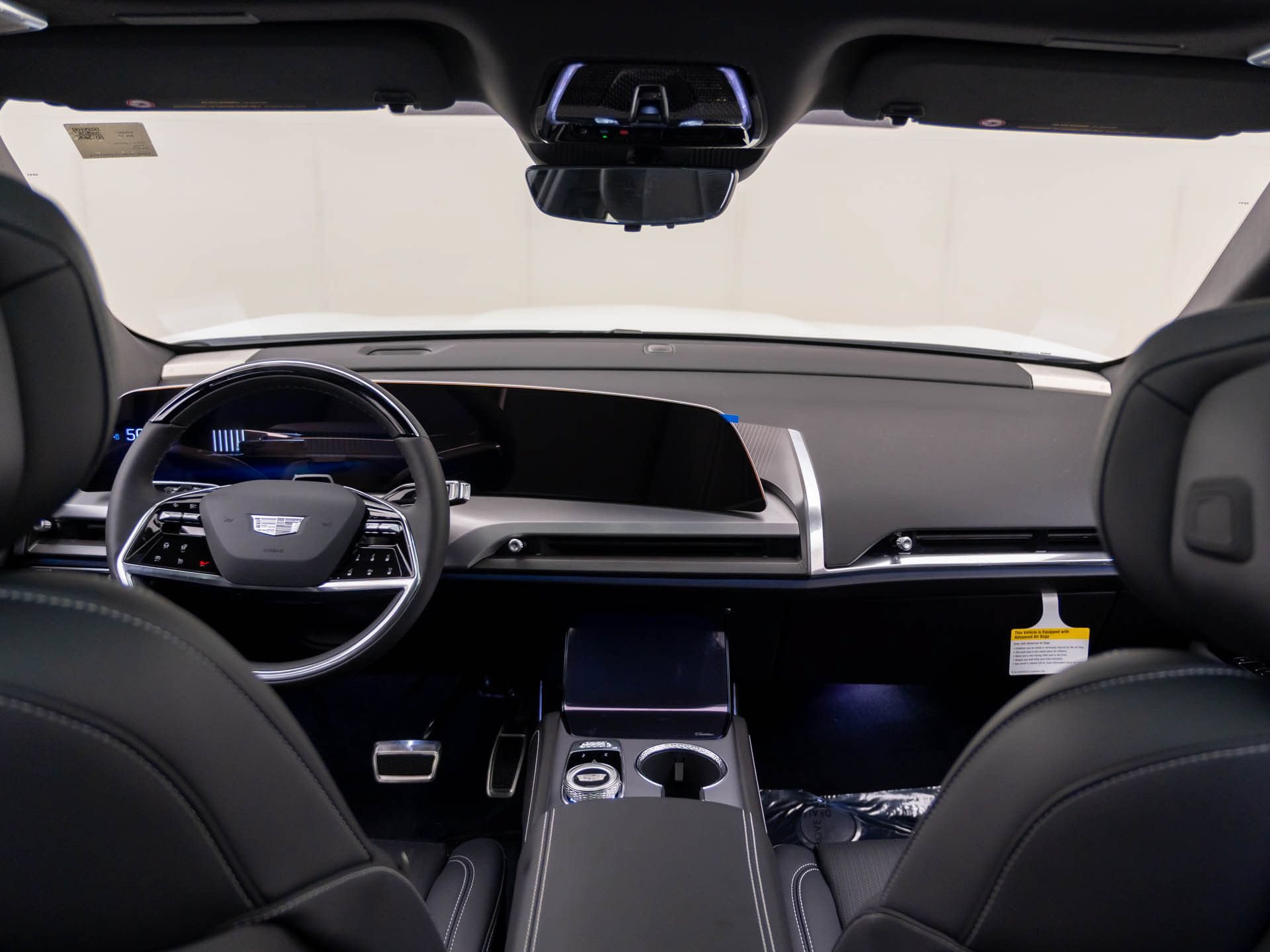 New 2027 Cadillac Vistiq Luxury w/ LPO, Floor Liner Package AWD/4WD image 9