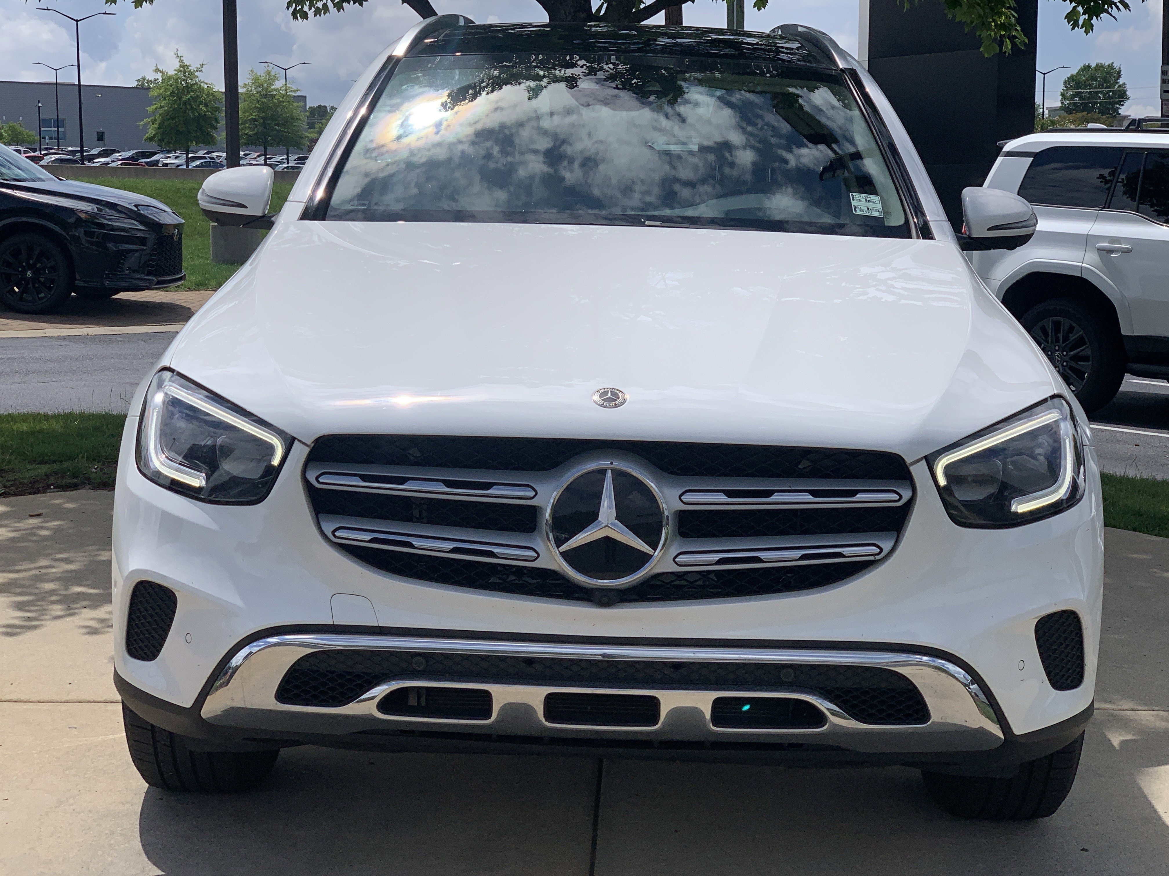 Used 2020 Mercedes-Benz GLC 300 4MATIC image 3