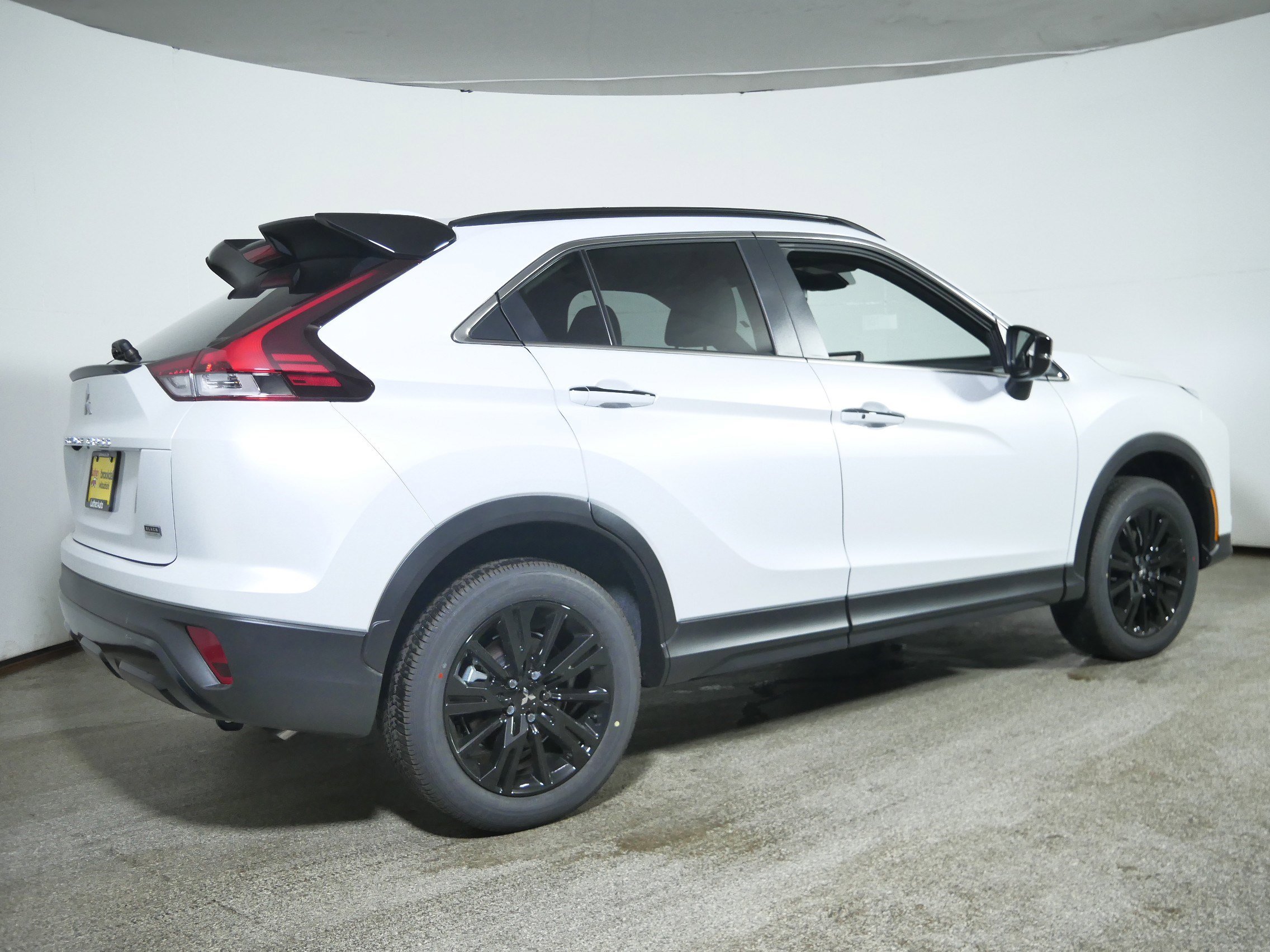 New 2025 Mitsubishi Eclipse Cross Black Edition video 2