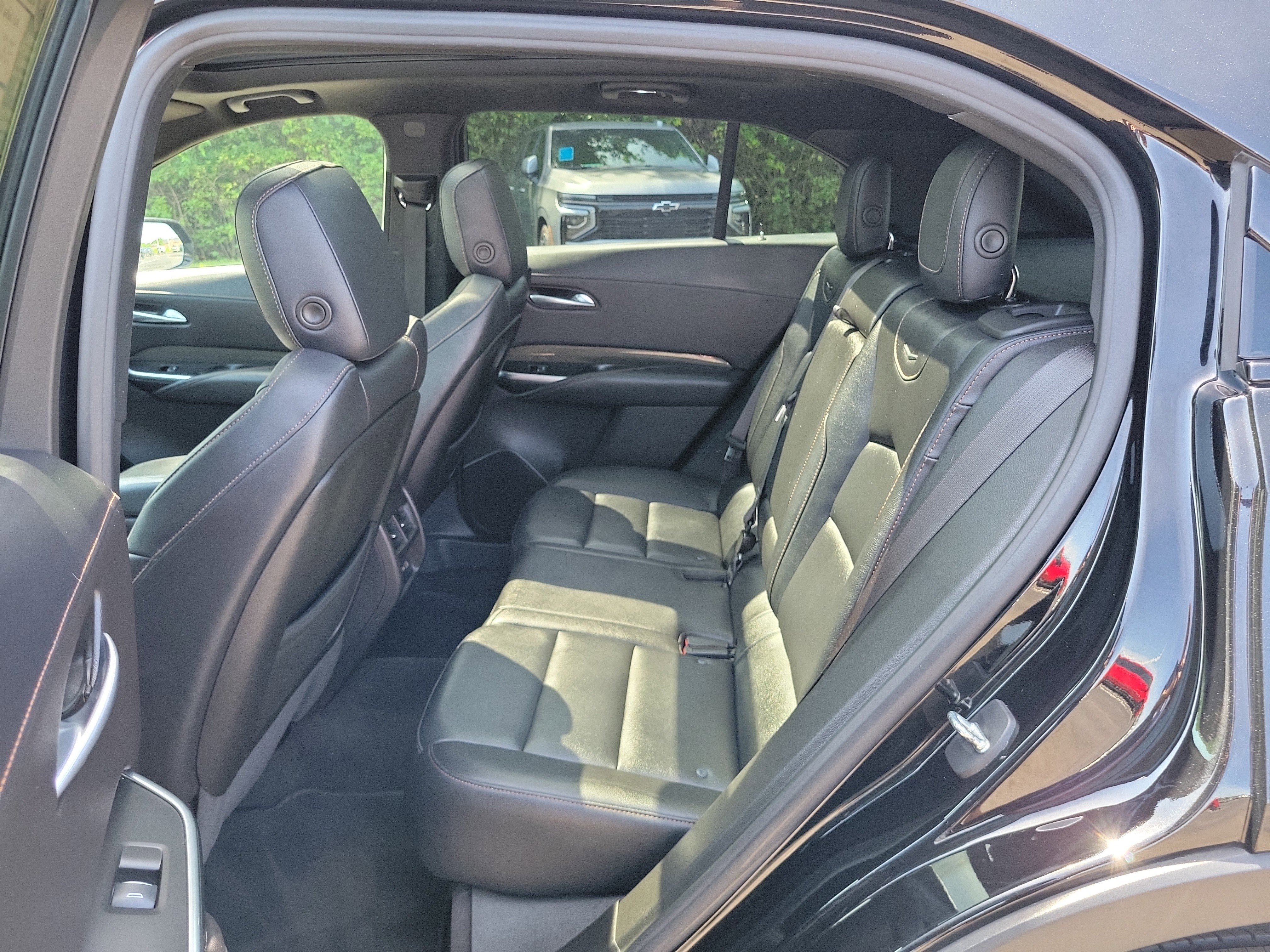 Used 2023 Cadillac XT4 Sport w/ Cold Weather Package AWD/4WD image 14