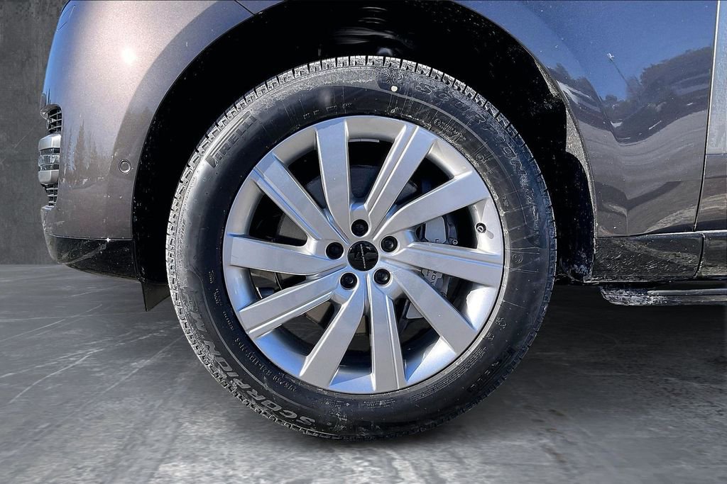 New 2026 Land Rover Range Rover SE image 13