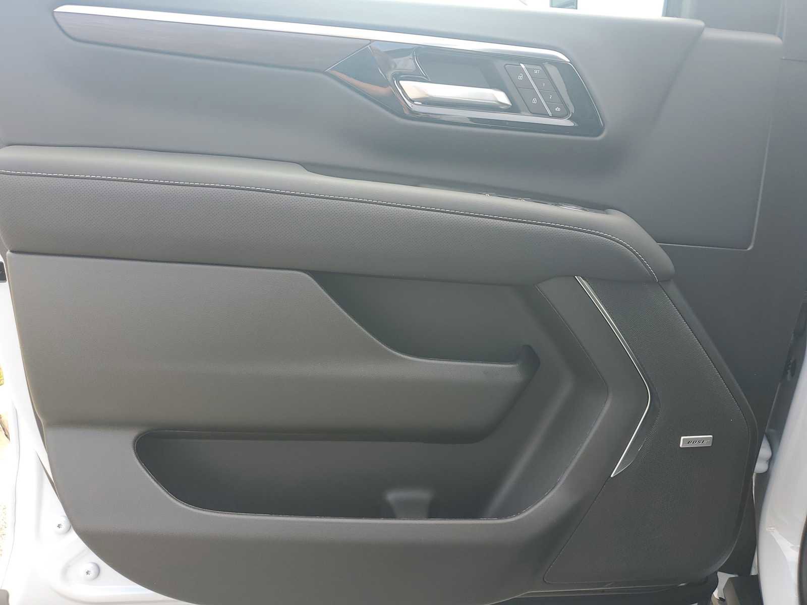 New 2026 Chevrolet Suburban Premier AWD/4WD image 16