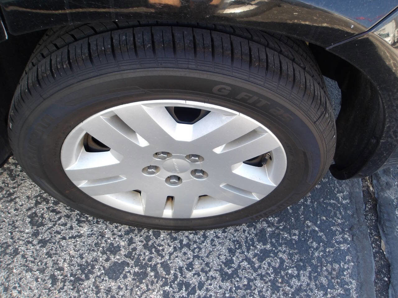 Used 2014 Dodge Avenger SE image 6