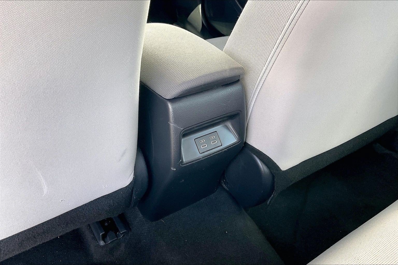 Used 2025 Toyota Corolla LE FWD image 39