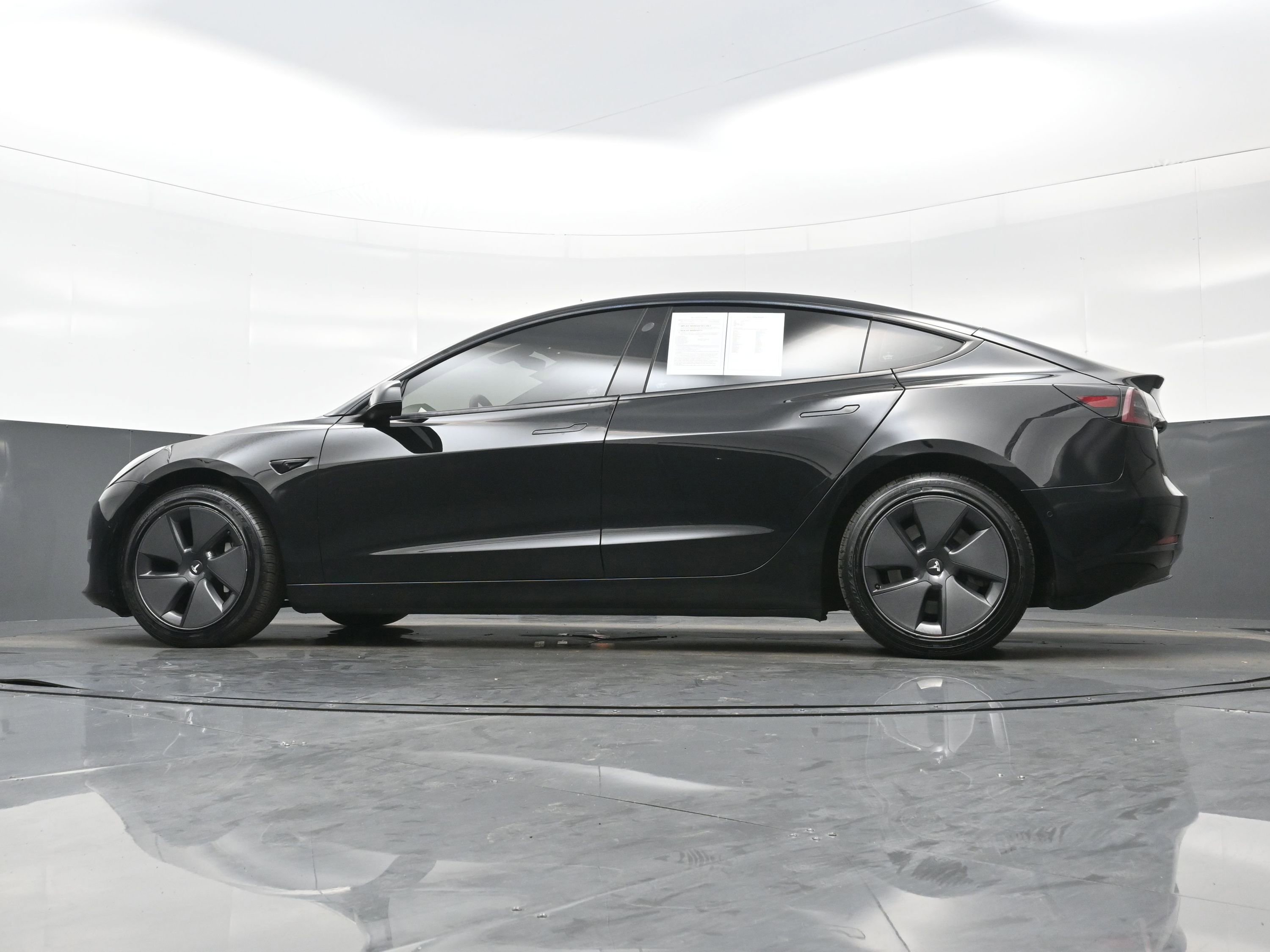 Used 2021 Tesla Model 3 Standard Range Plus image 25