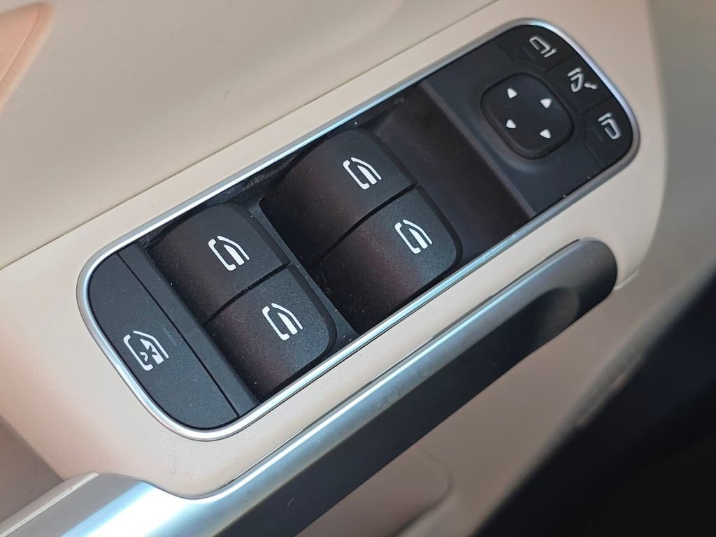 Certified 2024 Mercedes-Benz GLB 250 4MATIC image 28