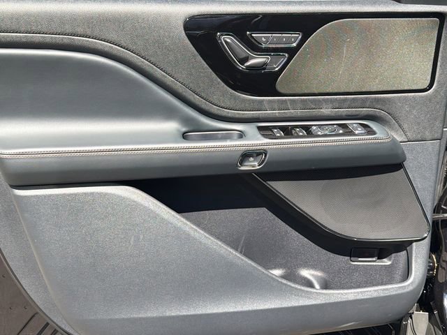 New 2026 Lincoln Aviator AWD image 11