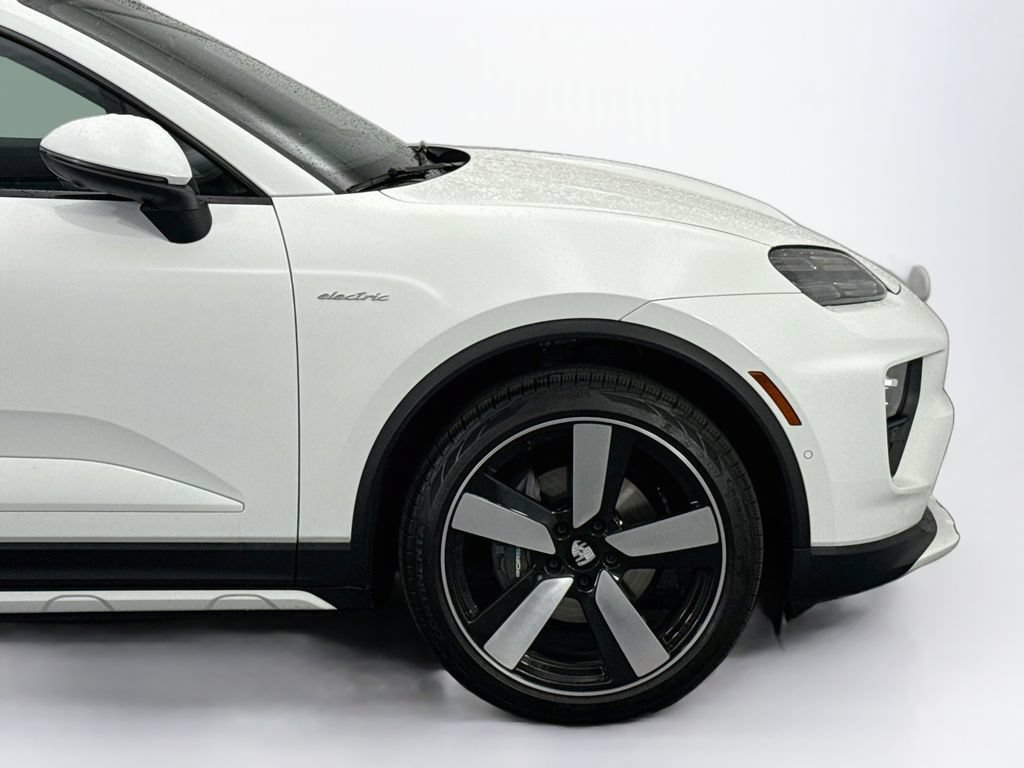 Used 2024 Porsche Macan 4 Electric AWD/4WD image 11