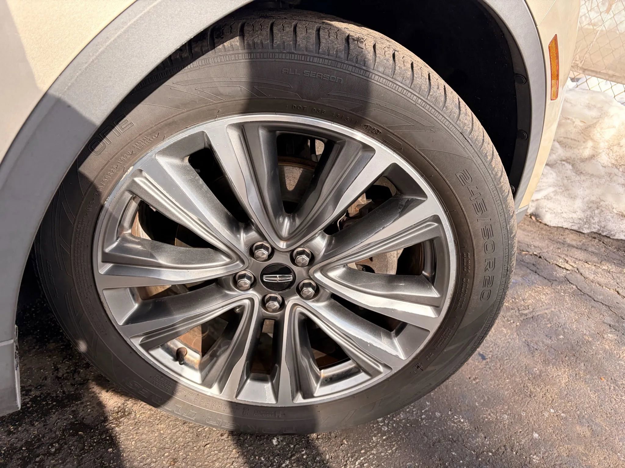 Used 2017 Lincoln MKX Reserve w/ Lincoln MKX Climate Package image 92