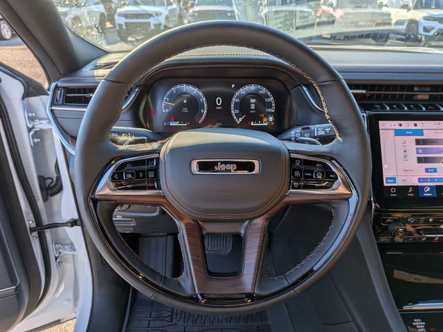 New 2025 Jeep Grand Cherokee Summit w/ Obsidian Package image 14