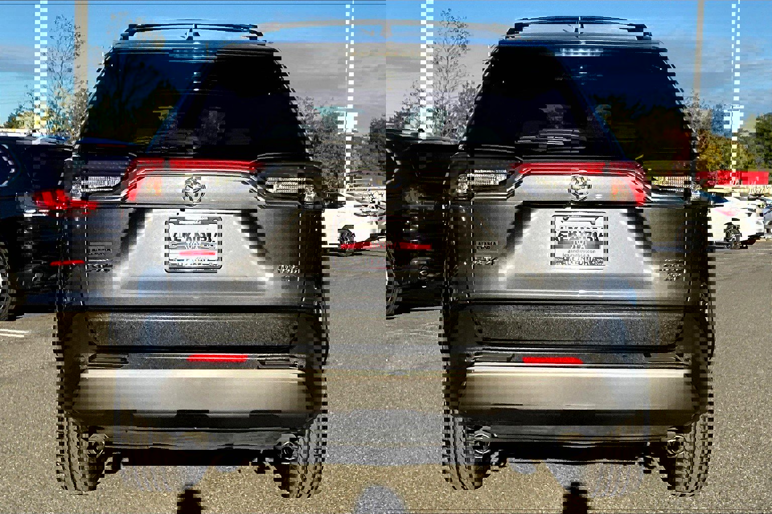 Used 2021 Toyota RAV4 Limited image 4