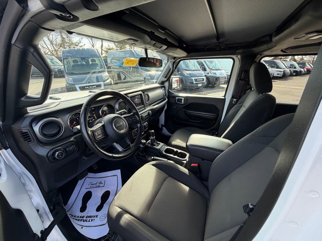 Used 2022 Jeep Gladiator Willys image 12