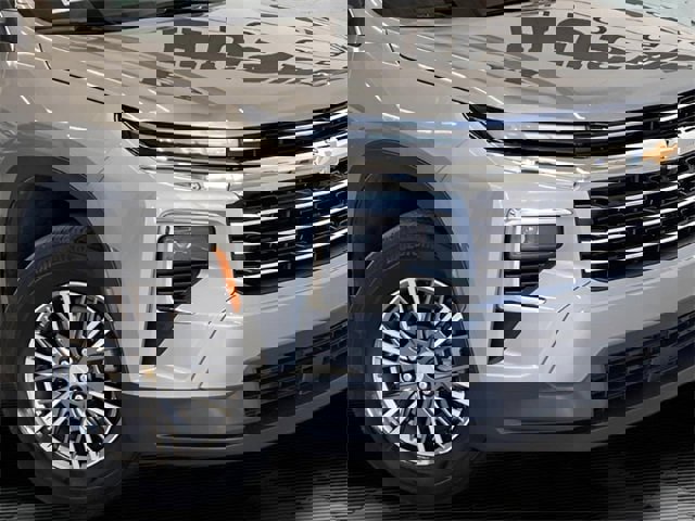 Used 2025 Chevrolet Traverse LT image 36