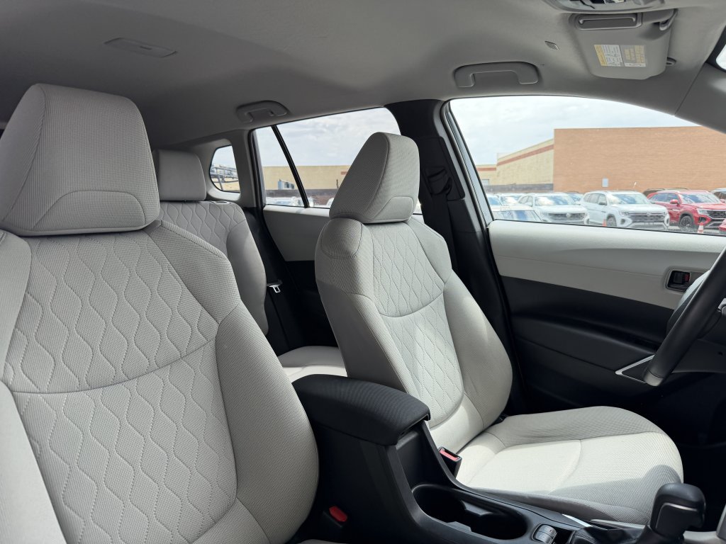 Used 2022 Toyota Corolla Cross LE FWD image 40