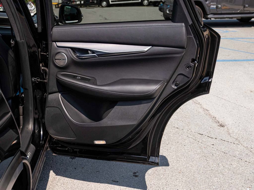 Used 2023 INFINITI QX55 Essential AWD/4WD image 15