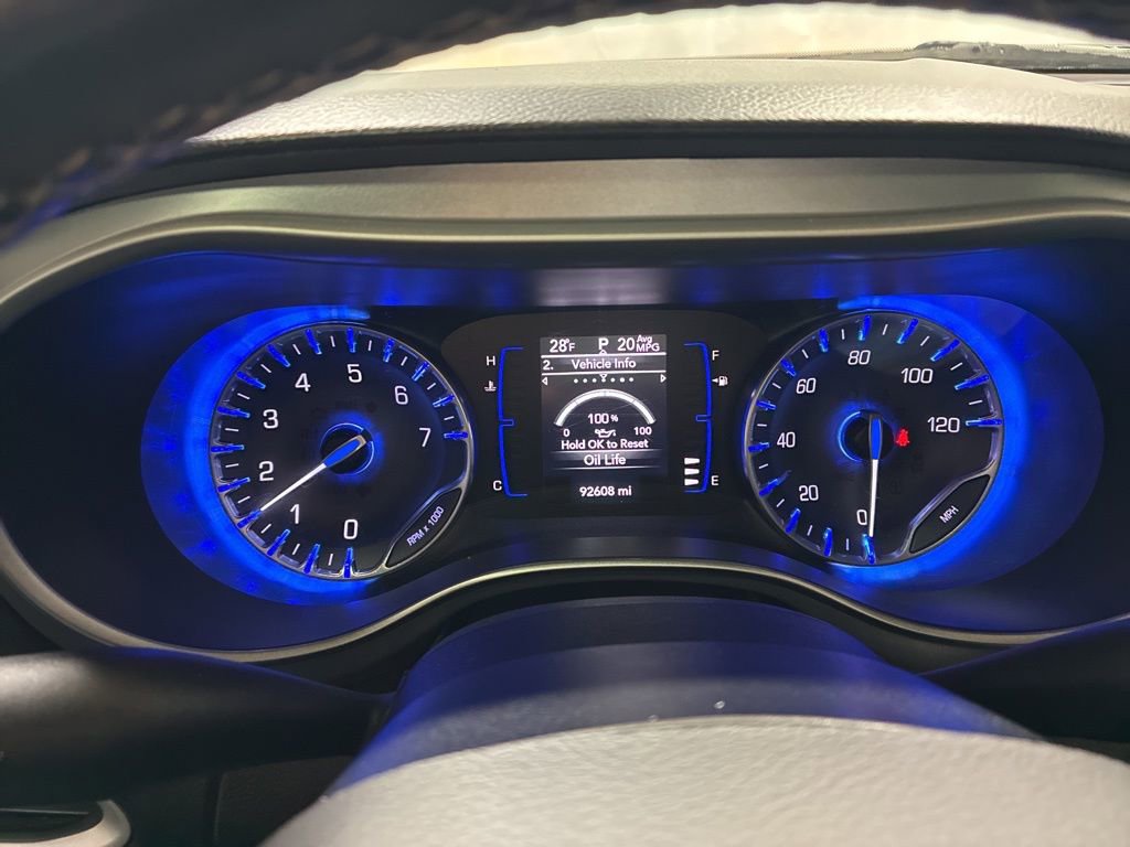 Used 2020 Chrysler Pacifica Touring w/ S Appearance Package image 18