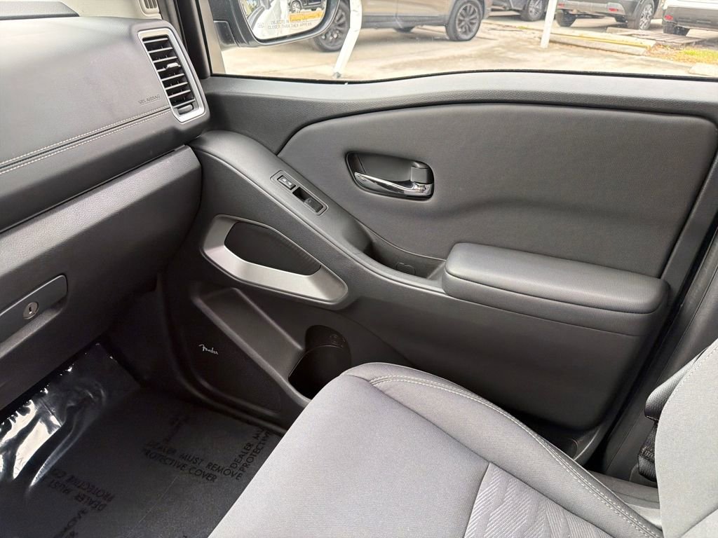 Used 2024 Nissan Frontier SV w/ SV Convenience Package image 29