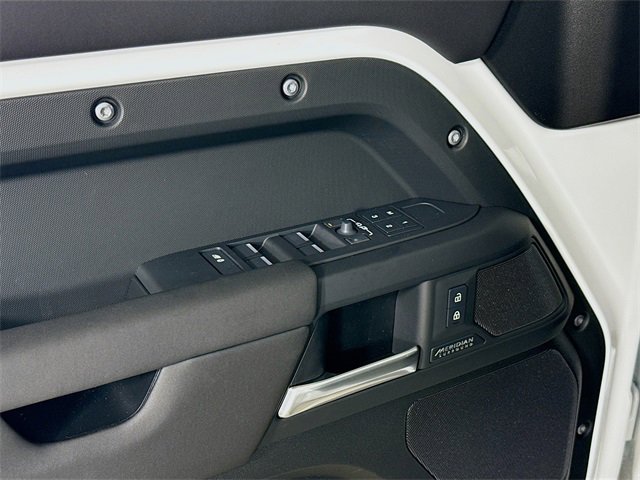 New 2026 Land Rover Defender 110 X-Dynamic SE image 20