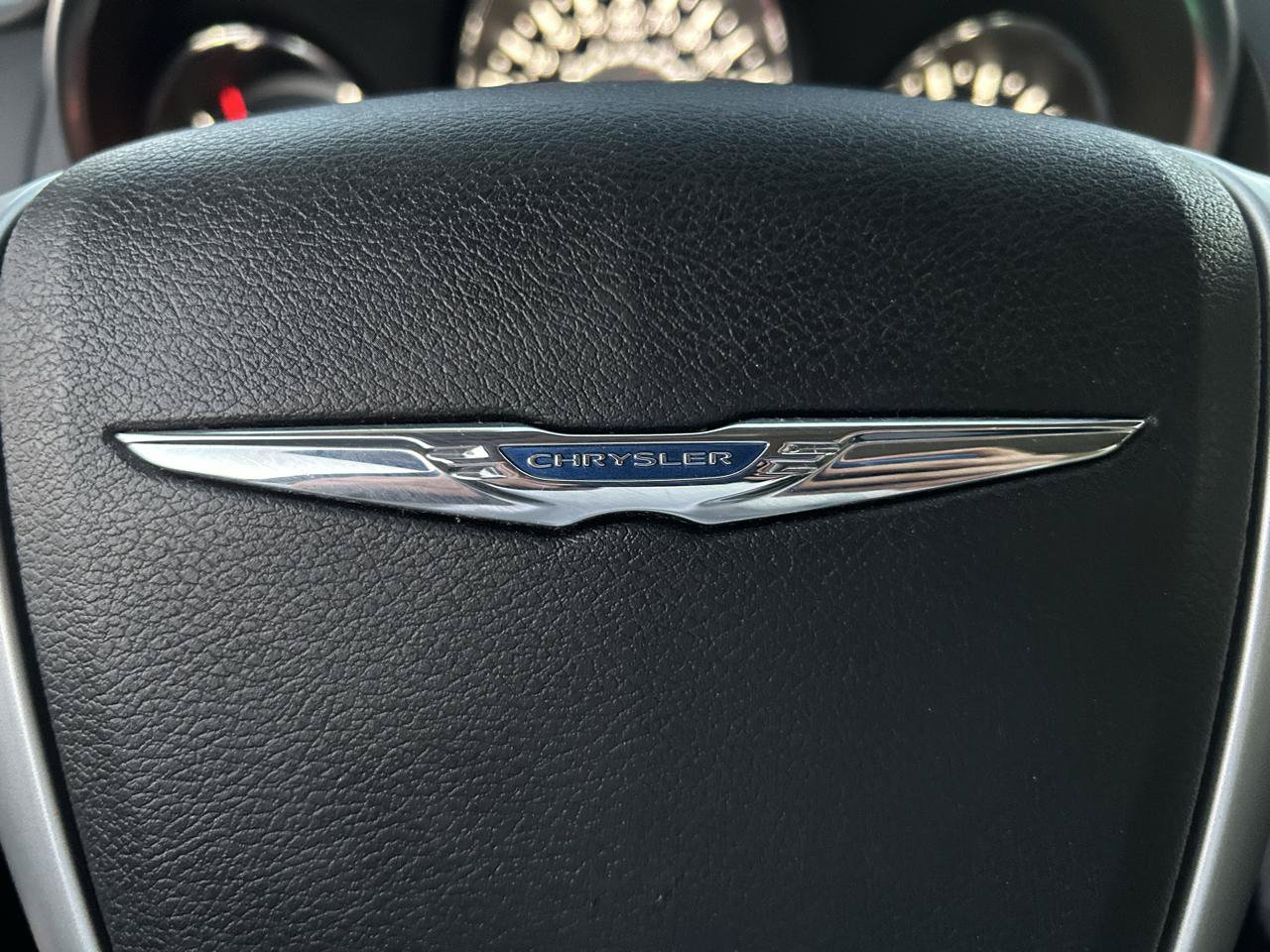Used 2013 Chrysler 200 Touring FWD image 20
