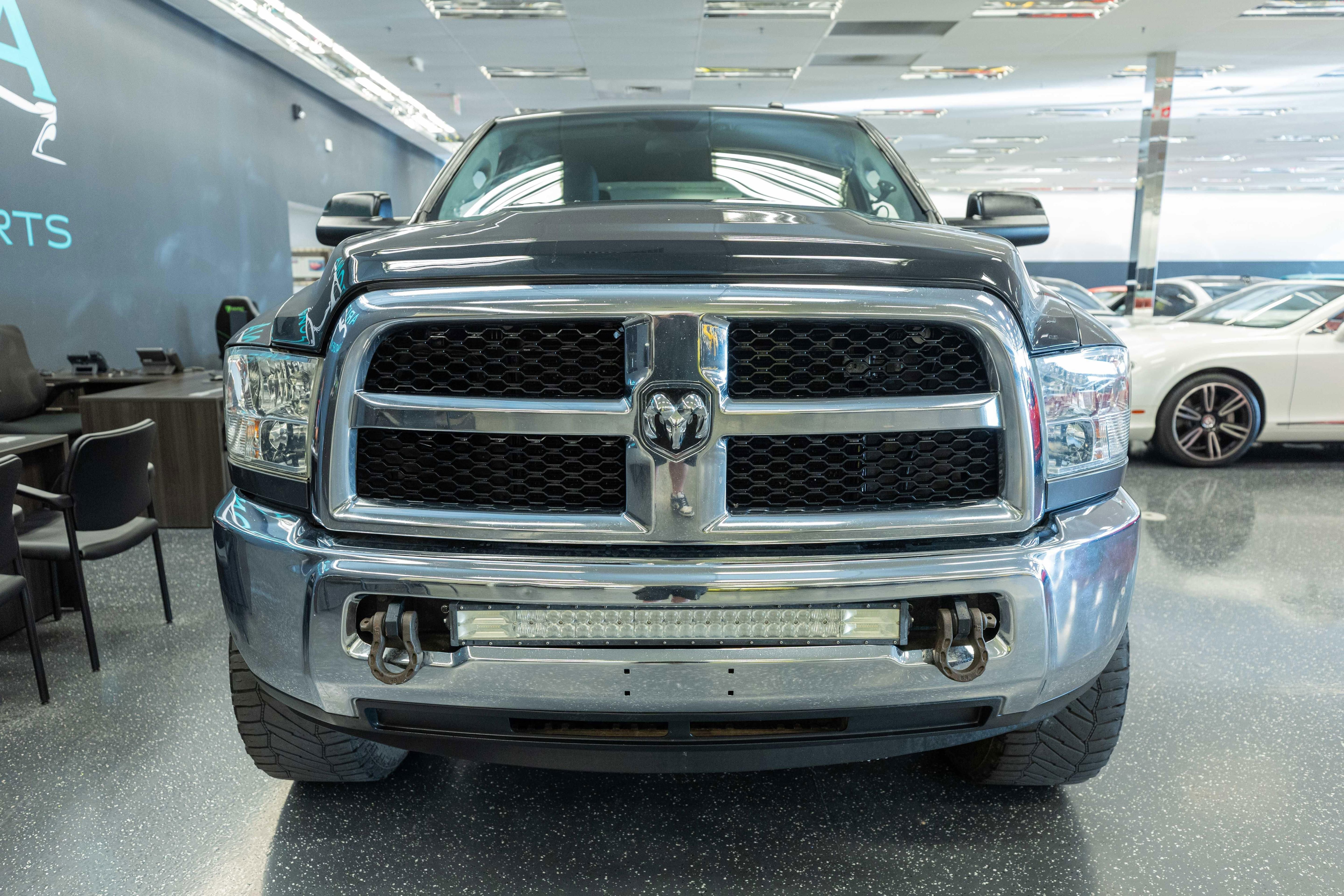 Used 2018 RAM 2500 Tradesman w/ Chrome Appearance Group AWD/4WD image 2