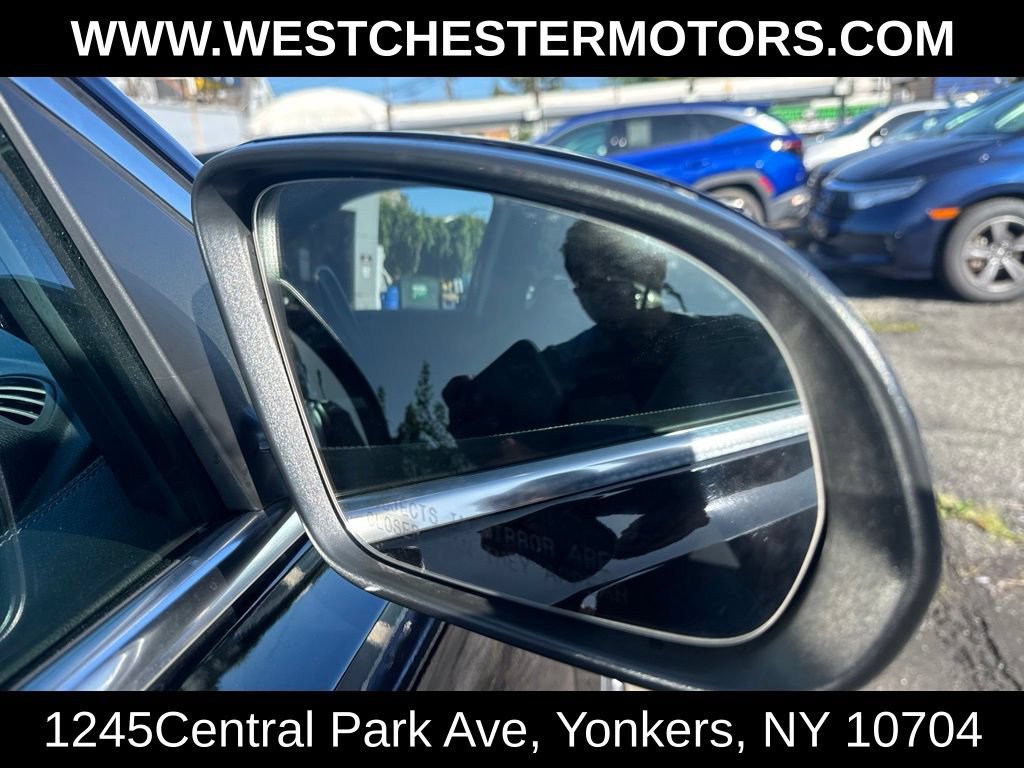 Used 2021 Mercedes-Benz GLB 250 4MATIC w/ Premium Package image 11