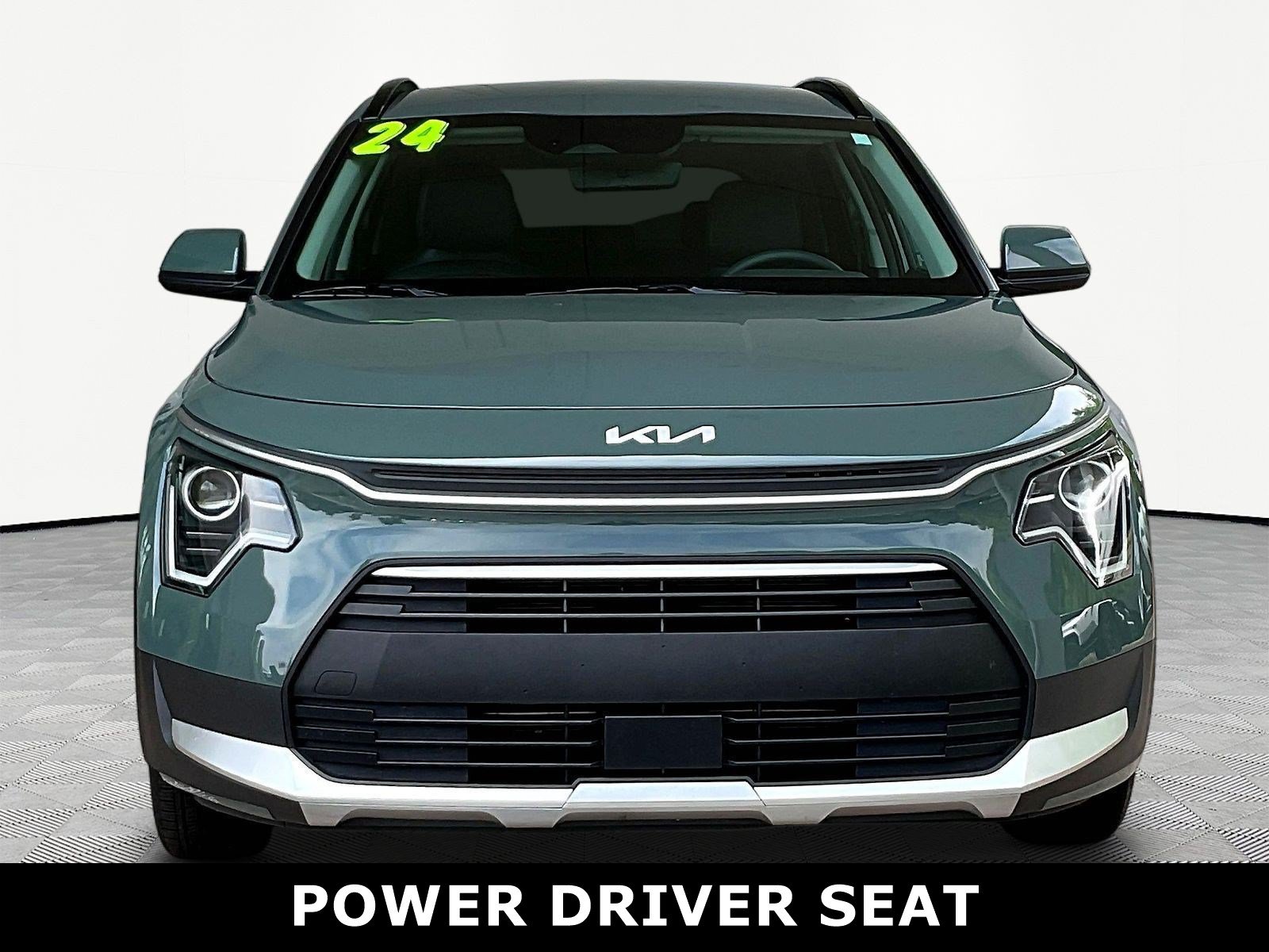 Used 2024 Kia Niro EX FWD image 2