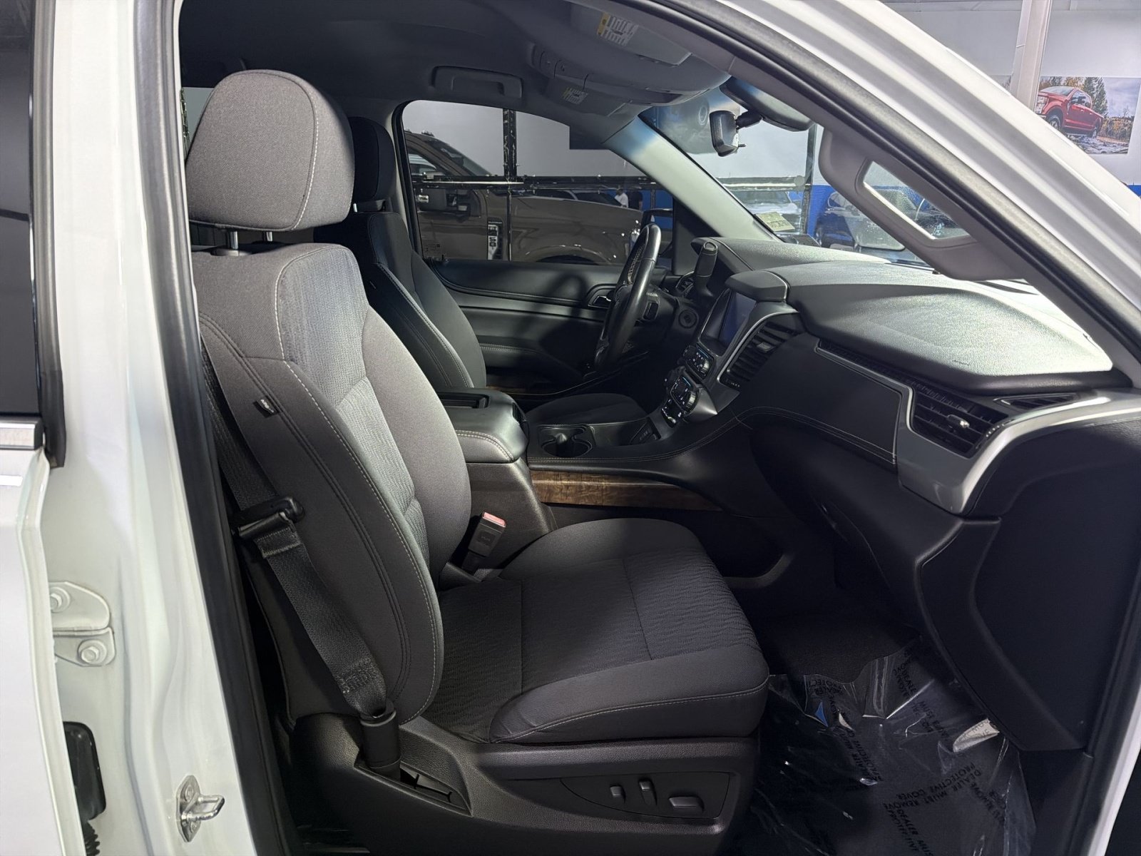 Used 2018 Chevrolet Tahoe LS AWD/4WD image 32