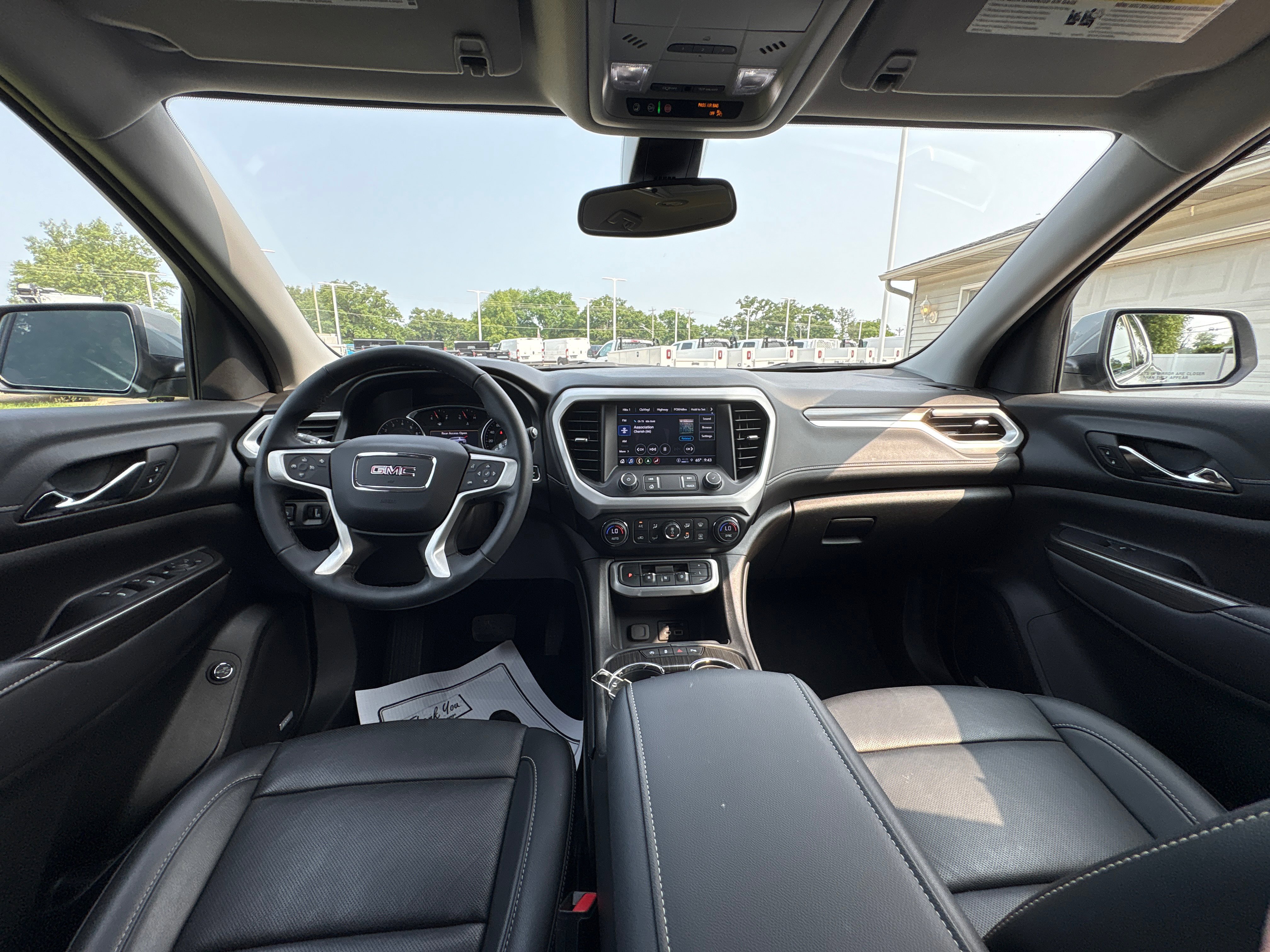 Used 2023 GMC Acadia SLT image 12