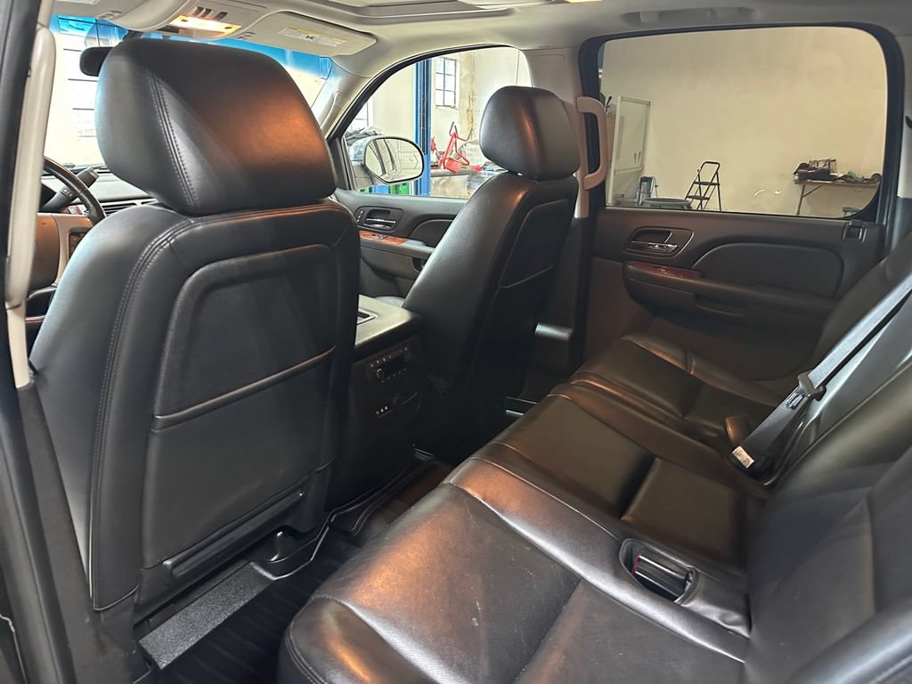 Used 2014 Chevrolet Suburban LTZ AWD/4WD image 24