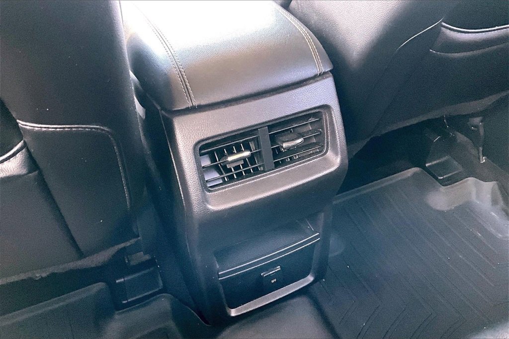 Used 2015 Ford Edge Sport image 30