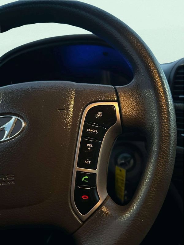 Used 2011 Hyundai Santa Fe GLS image 29