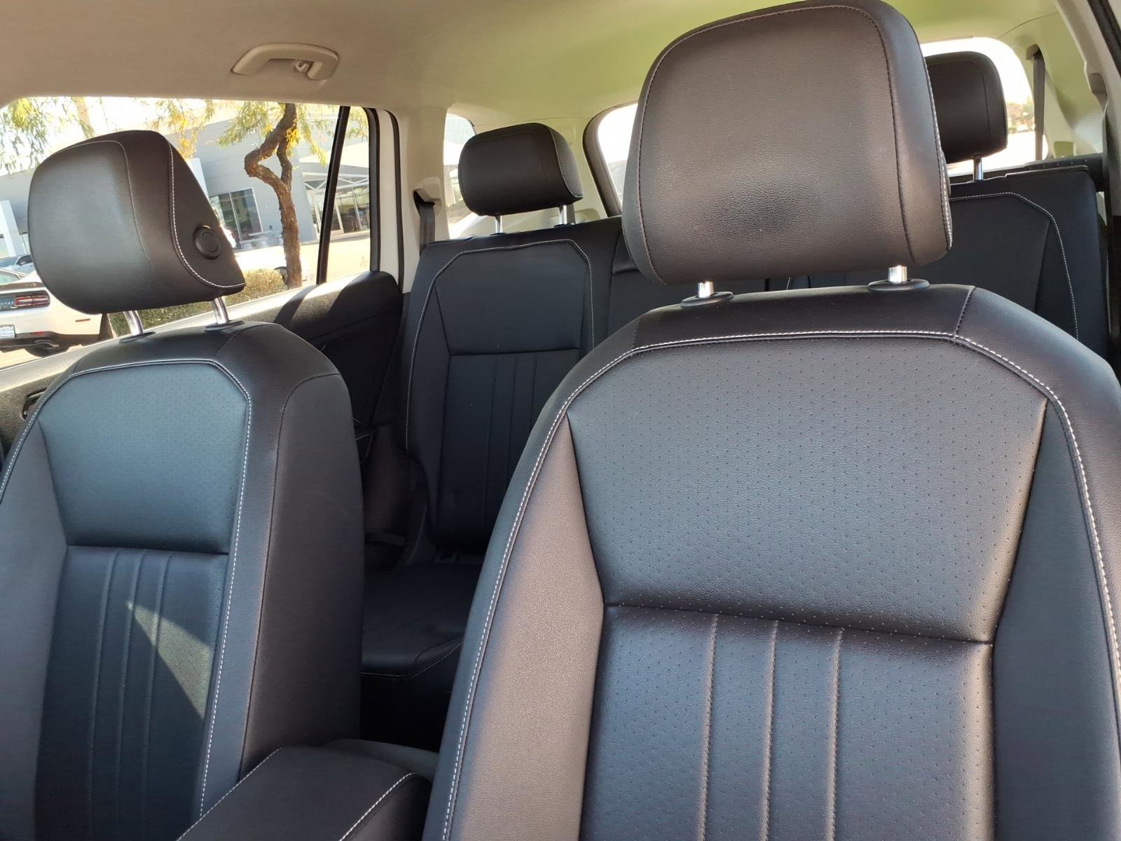 Certified 2022 Volkswagen Tiguan SE image 19