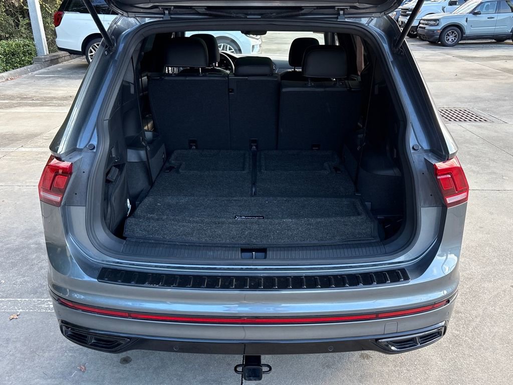 Used 2023 Volkswagen Tiguan SE R-Line image 31