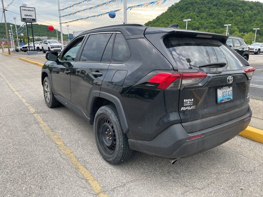 Used 2019 Toyota RAV4 LE w/ Carpet Mat Package AWD/4WD image 5