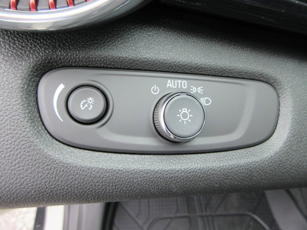 New 2026 Chevrolet Trax RS w/ Sunroof Package FWD image 23