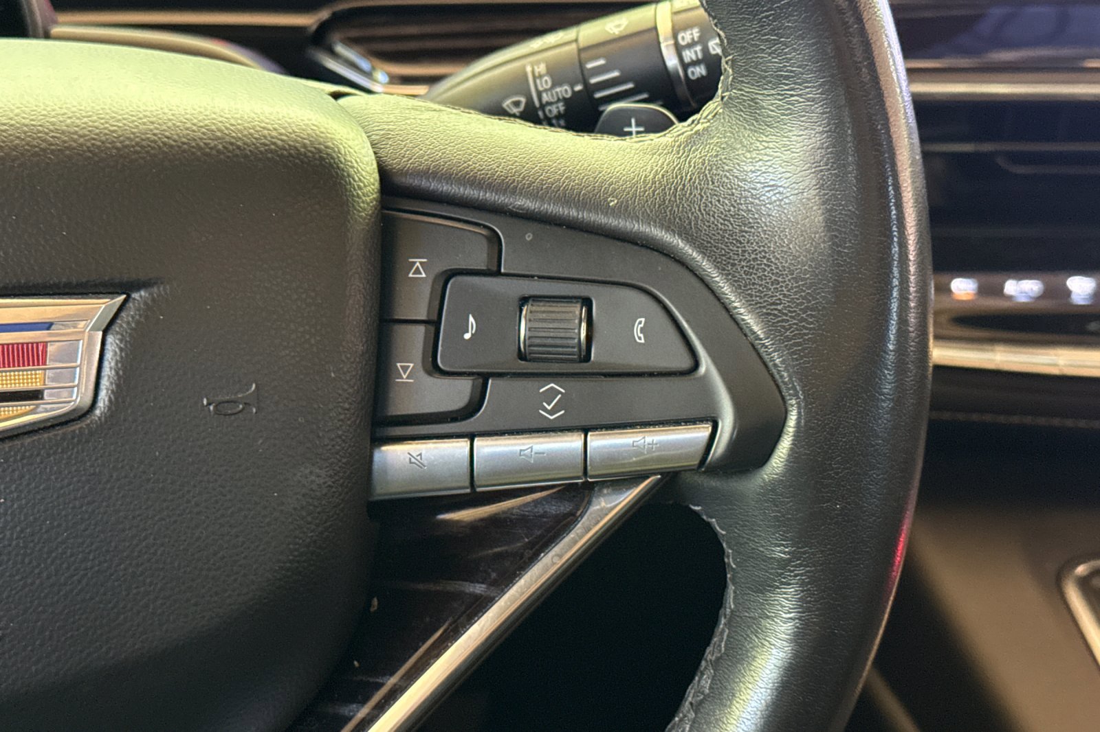 Used 2023 Cadillac Escalade ESV Sport w/ Touring Package AWD/4WD image 33