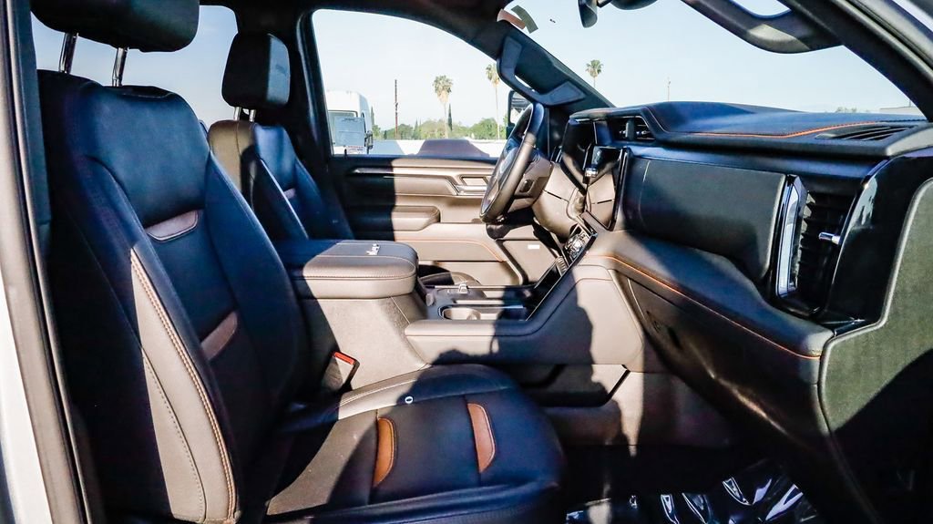 Used 2025 GMC Sierra 2500 AT4 image 20