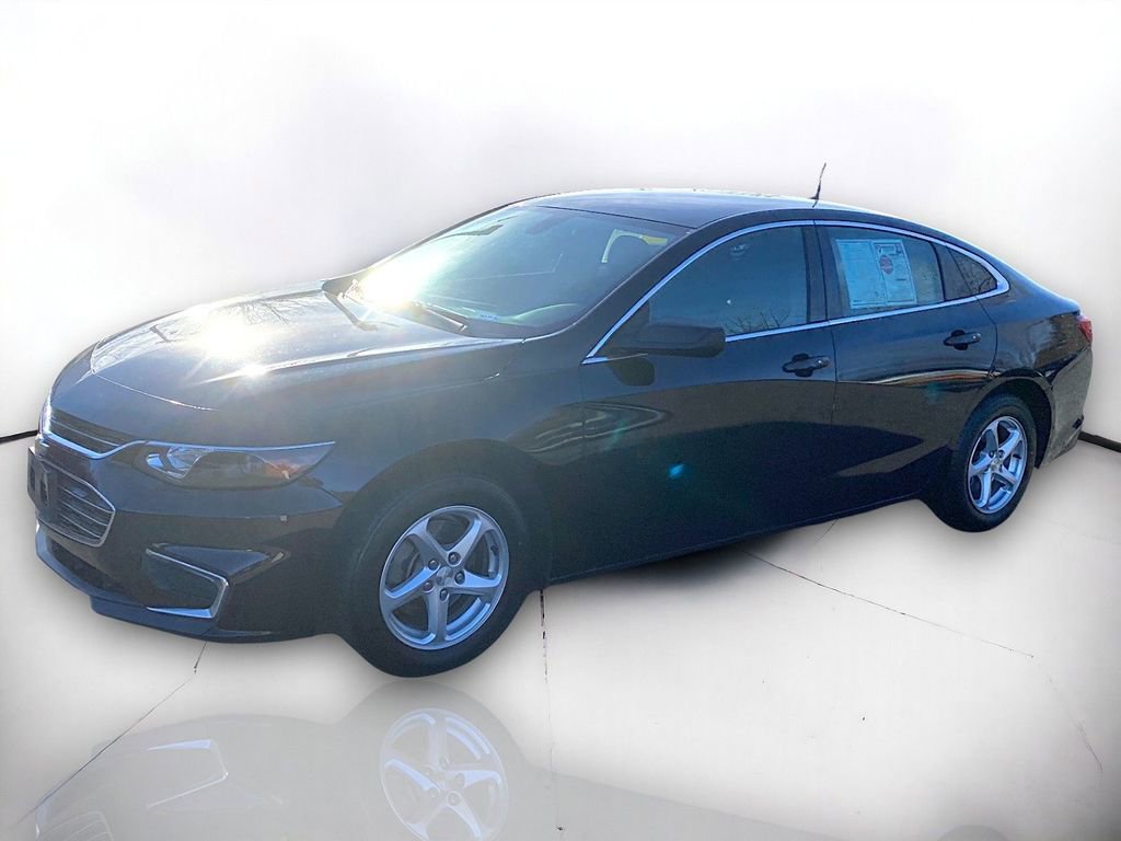 Used 2018 Chevrolet Malibu LS image 2