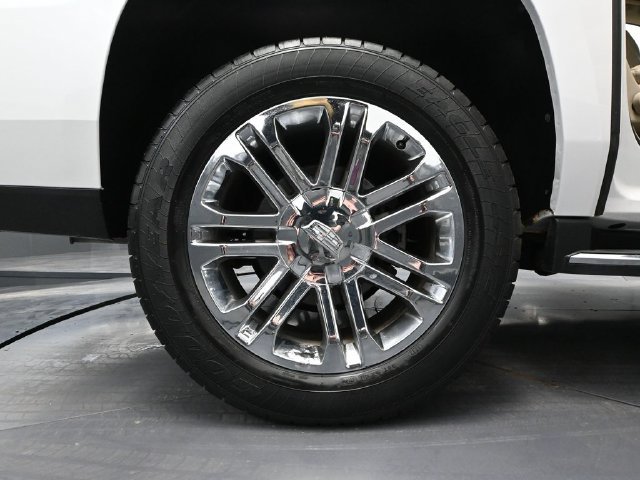 Used 2017 Cadillac Escalade ESV 4WD image 11