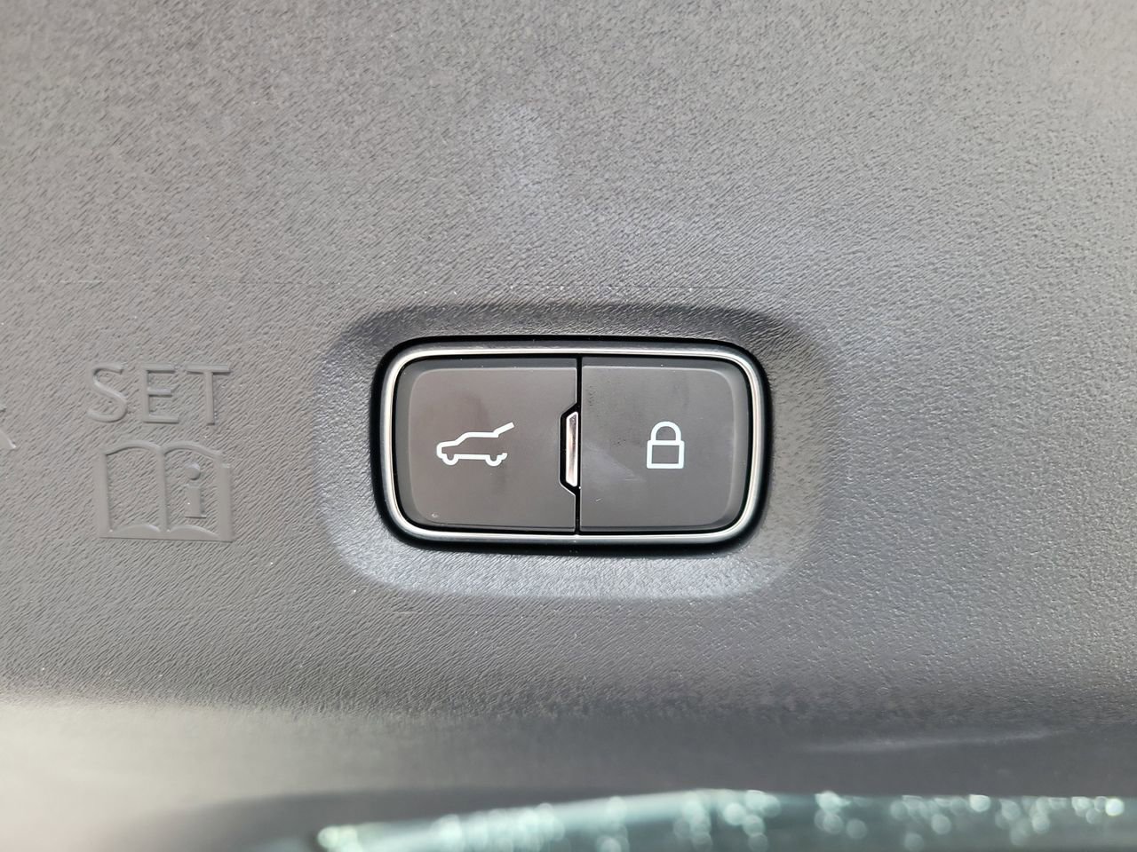 Used 2026 Lincoln Navigator Reserve AWD/4WD image 8
