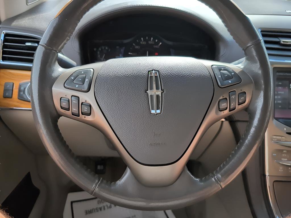 Used 2012 Lincoln MKX AWD image 15
