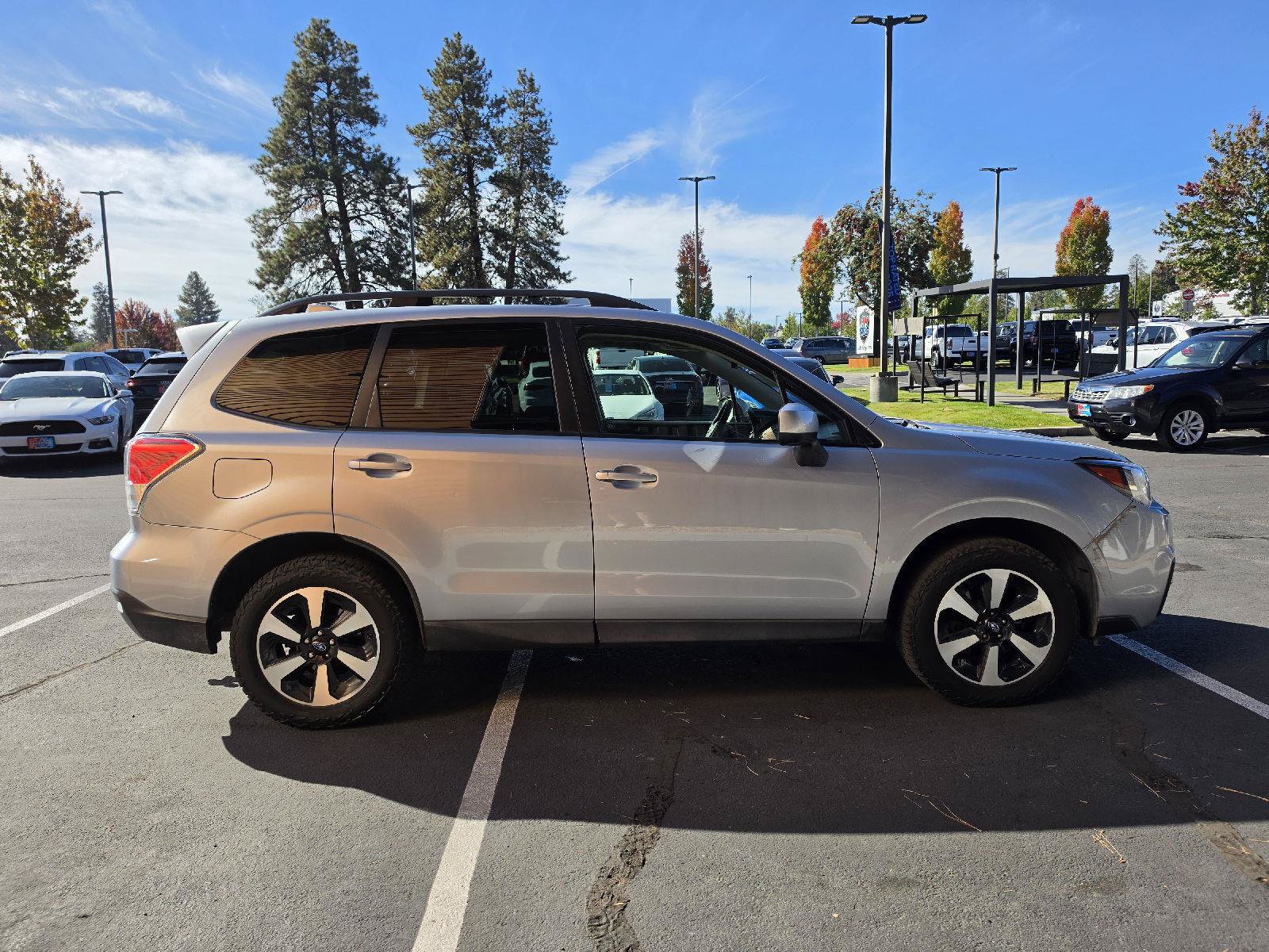 Used 2017 Subaru Forester 2.5i Premium AWD/4WD image 7