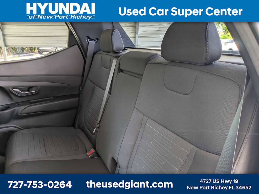 Used 2023 Hyundai Santa Cruz SE AWD/4WD image 15