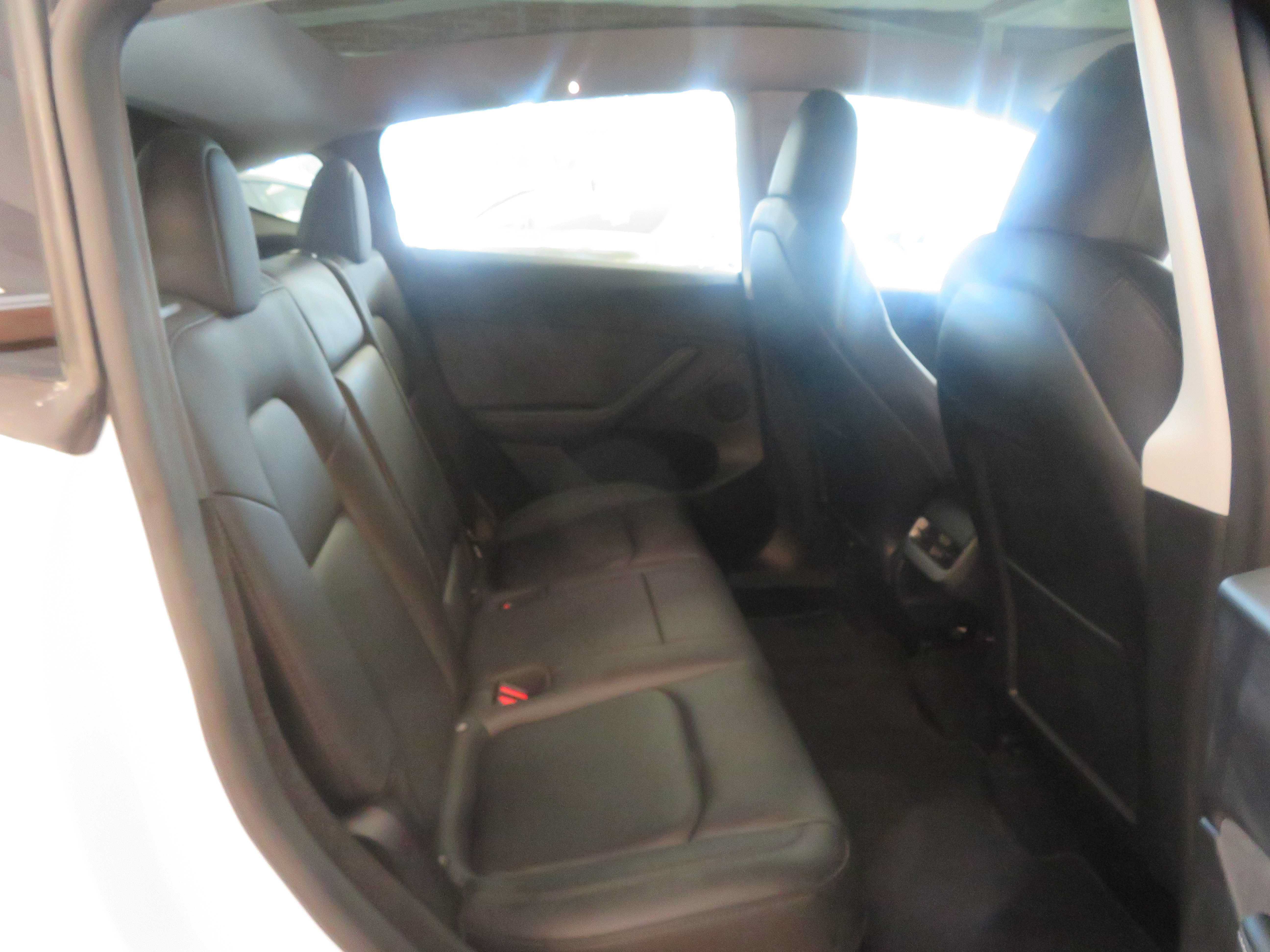 Used 2024 Tesla Model Y Long Range AWD/4WD image 23