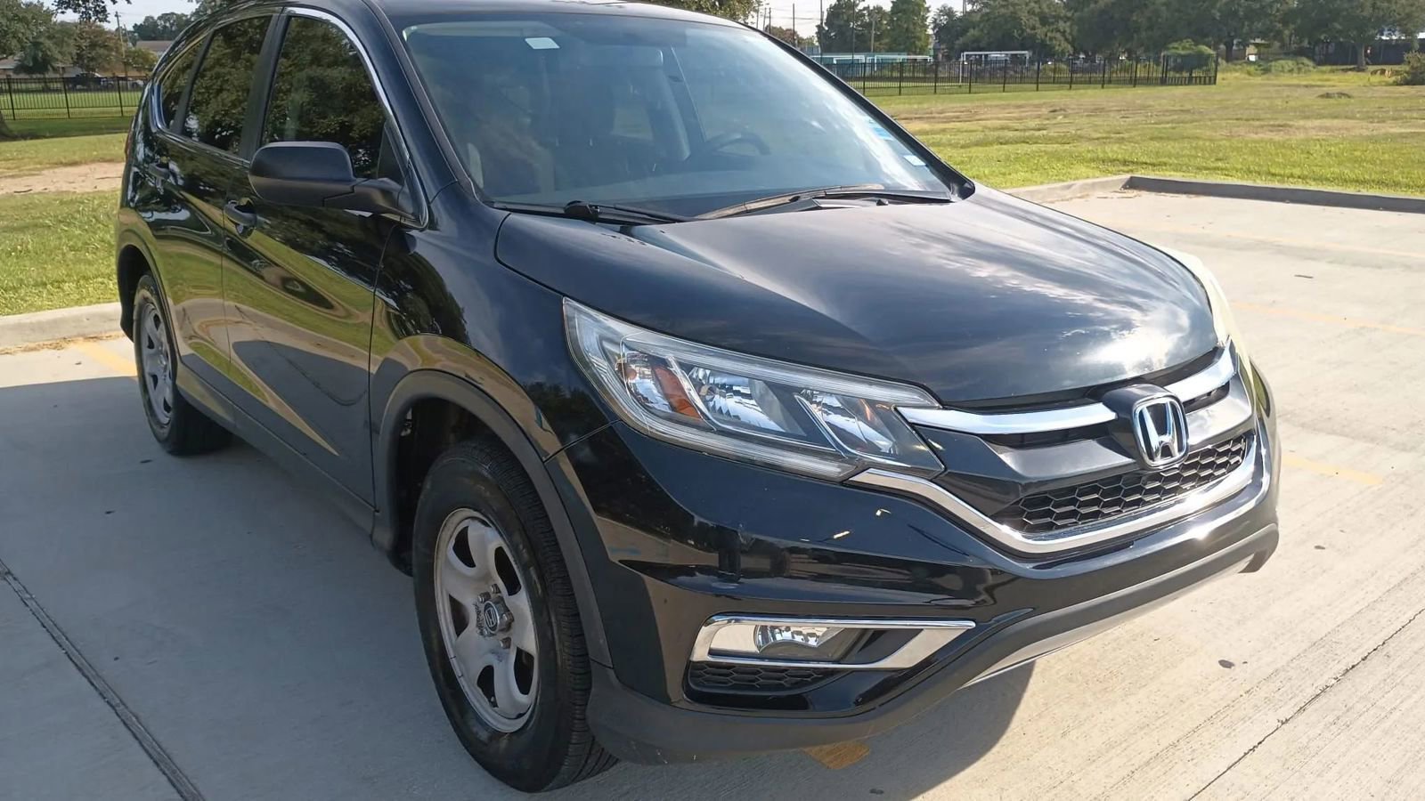 Used 2016 Honda CR-V LX image 2