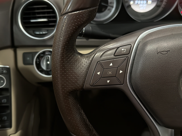 Used 2012 Mercedes-Benz C 250 Sedan image 26